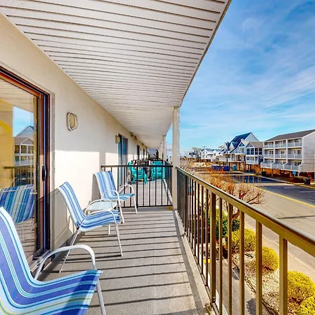 Outrigger 105 Apartment
